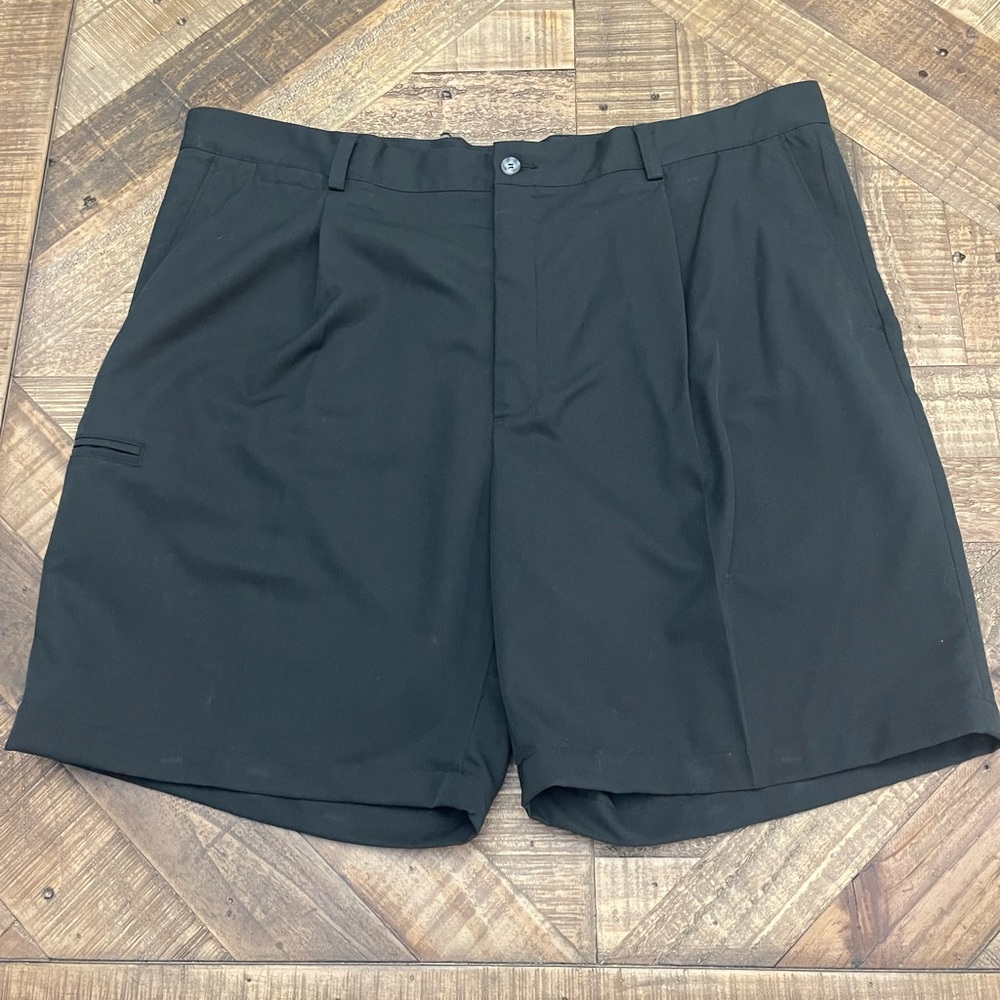 Wedge Black Flat-Front Men’s Golf Shorts size 42